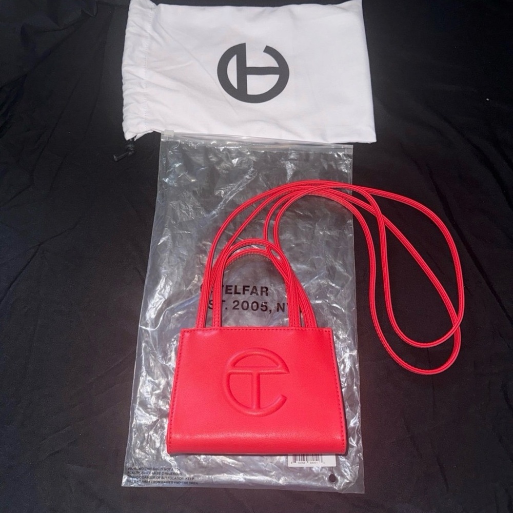 Small telfar shopping bag Red